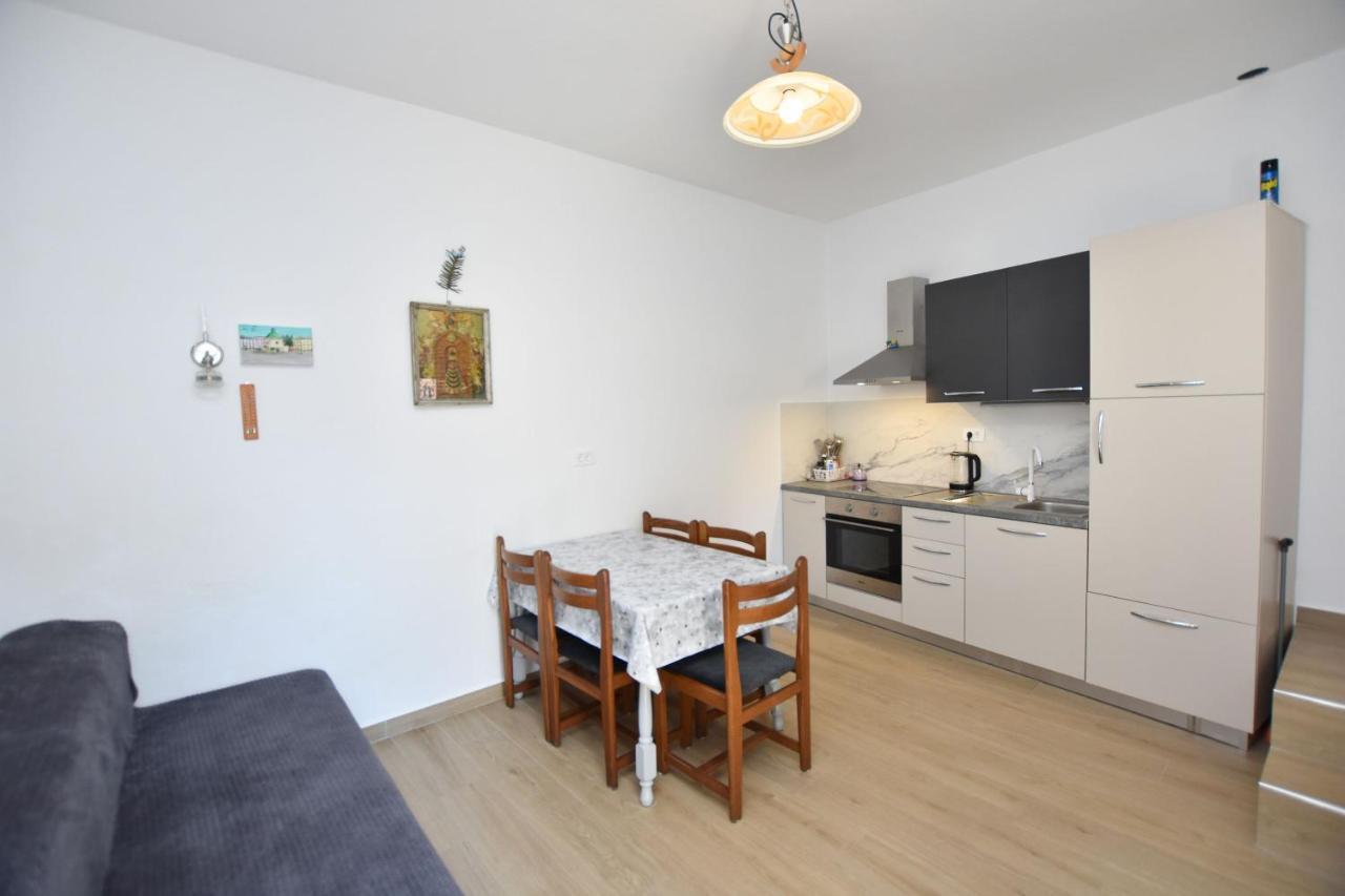 Apartment Miledina Primošten Eksteriør bilde